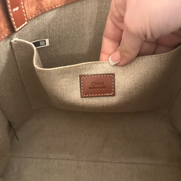 Chloe Suede “woody” tote bag…. Very stylish, soft suede. Some wear on handles. - Picture 6 of 11